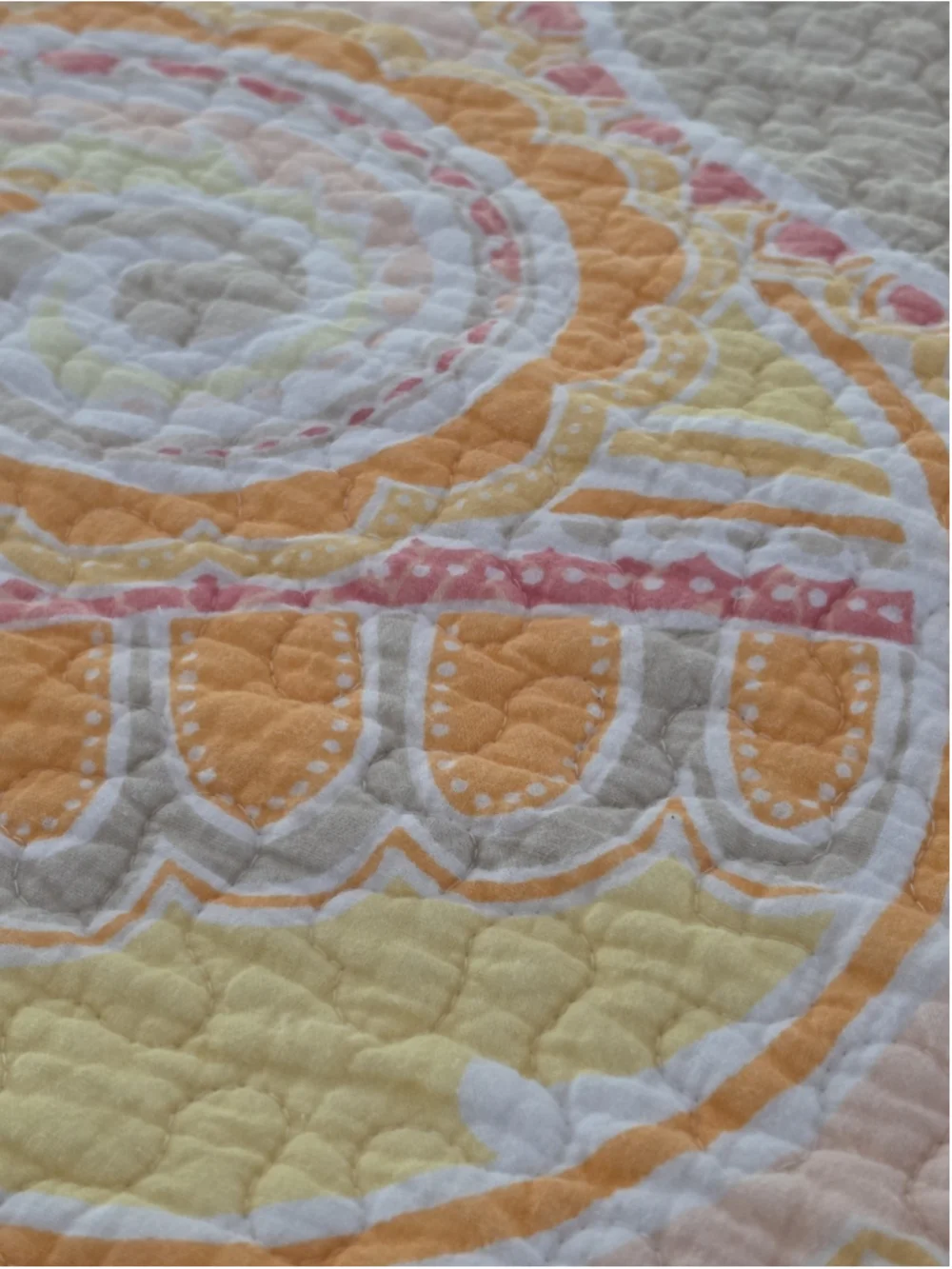 Cynthia Rowley Queen Quilt Set Vibrant Pink, Orange & Yellow Paisley Print Boho